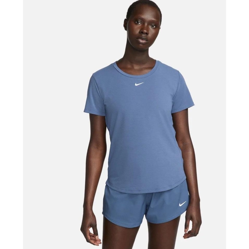 Nike Women's Light Blue XXL Luxe Standard Fit Dri-FIT Short Sleeve Top Workout